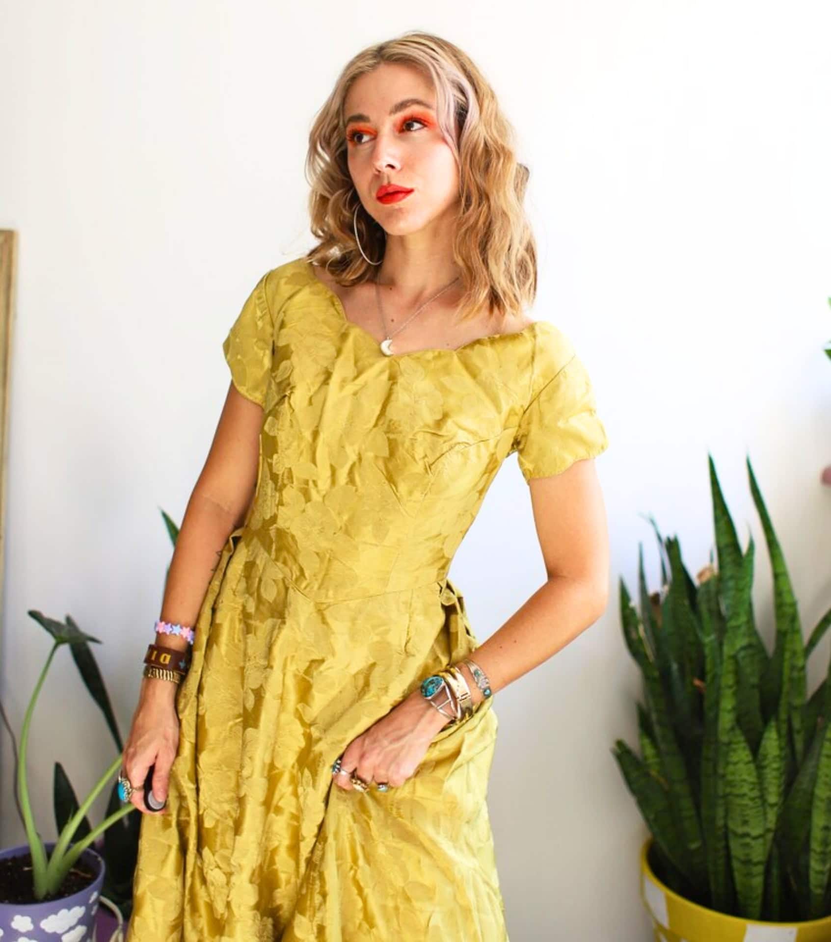 Image by Eliza Moonbeam Vintage (best-online-vintage-stores)