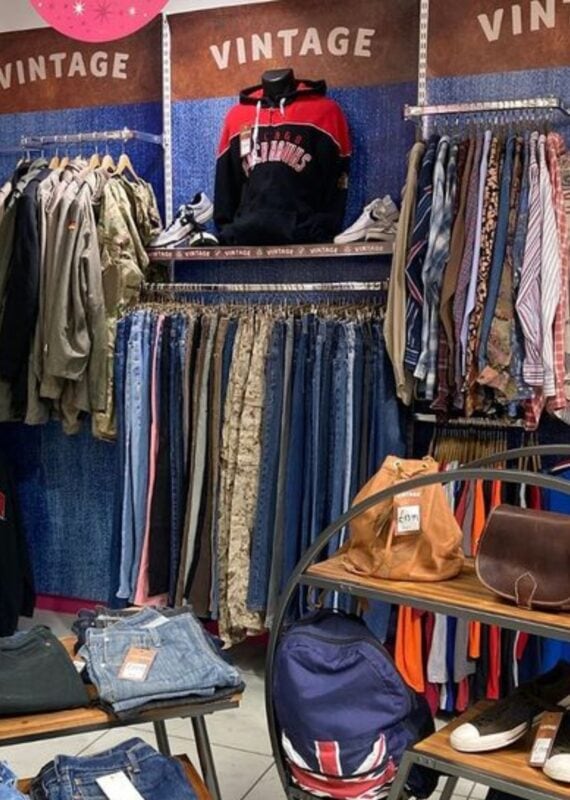 Image by People’s Dispensary For Sick Animals (charity-shops-london)