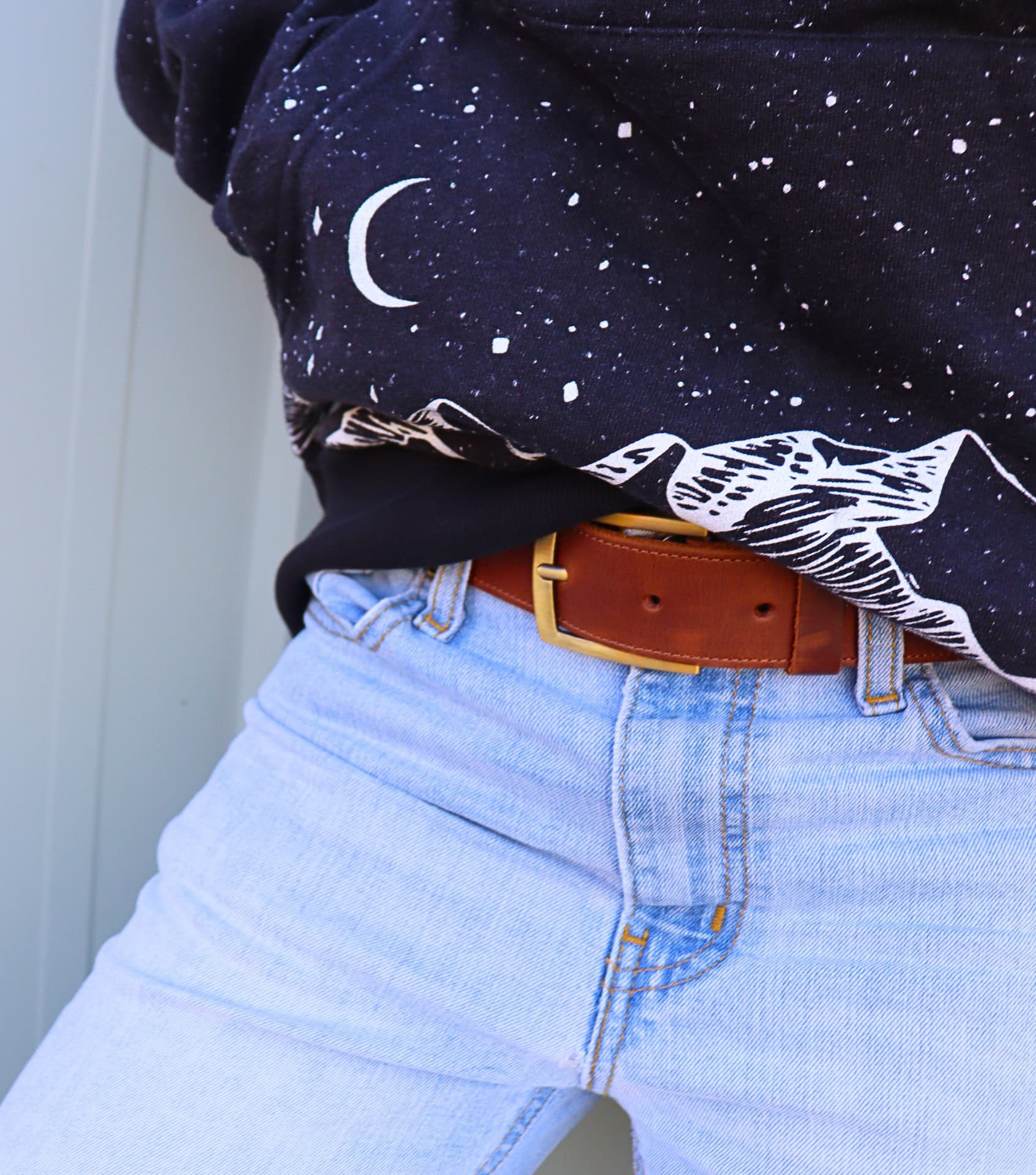 Image by Sustainable Jungle (Nisolo) (minimalist-gifts-for-him)