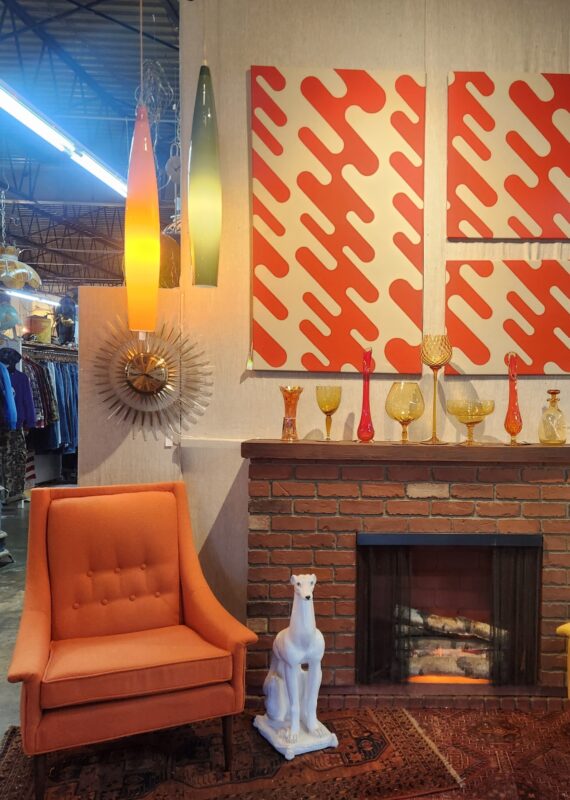 Image by The Green Shag Market (thrift-stores-st-louis)