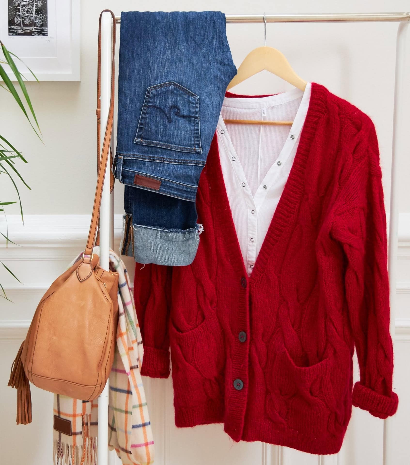 Image by thredUP (best-online-vintage-stores) (2)
